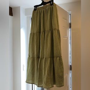 n|t Large floor length flown skirt, light green